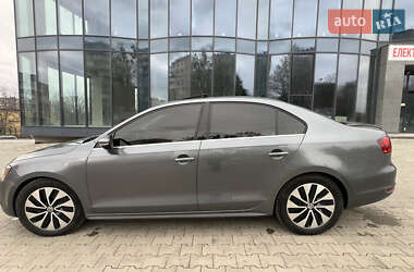 Седан Volkswagen Jetta 2012 в 