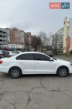 Седан Volkswagen Jetta 2015 в Полтаві