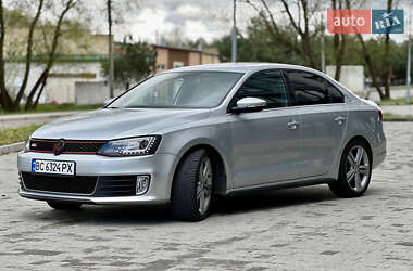Седан Volkswagen Jetta 2015 в Новояворівську