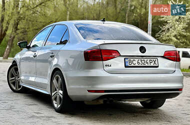 Седан Volkswagen Jetta 2015 в Новояворівську
