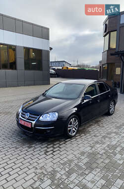 Седан Volkswagen Jetta 2008 в Рівному