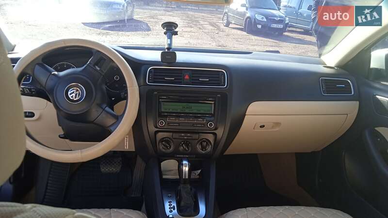 Седан Volkswagen Jetta 2012 в Кропивницькому