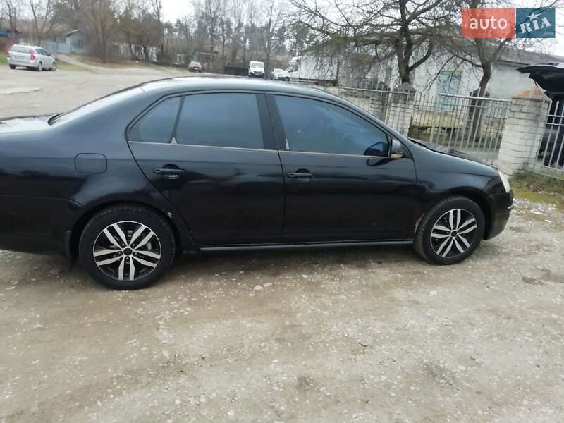 Седан Volkswagen Jetta 2006 в Шумську