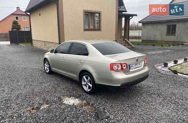 Седан Volkswagen Jetta 2007 в Рокитному