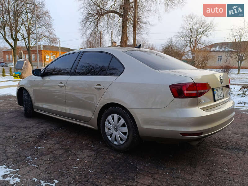 Седан Volkswagen Jetta 2016 в Глухові