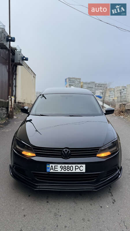 Седан Volkswagen Jetta 2013 в Дніпрі