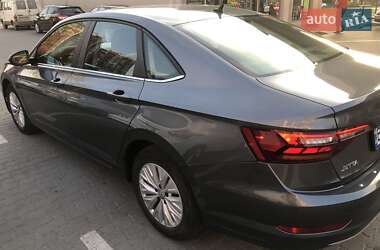 Седан Volkswagen Jetta 2019 в Львове