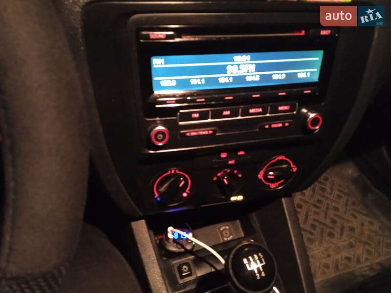 Седан Volkswagen Jetta 2012 в Ланівці