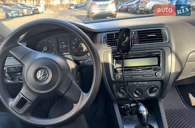 Седан Volkswagen Jetta 2013 в Києві