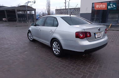 Седан Volkswagen Jetta 2010 в Миколаєві