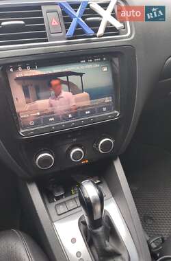 Седан Volkswagen Jetta 2014 в 