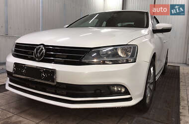 Седан Volkswagen Jetta 2015 в Ржищеві