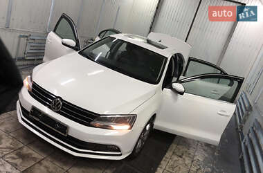 Седан Volkswagen Jetta 2015 в Ржищеве