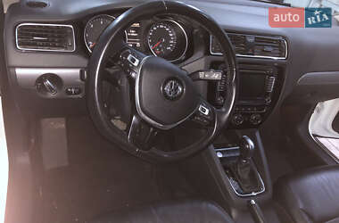 Седан Volkswagen Jetta 2015 в Ржищеве