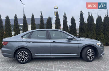 Седан Volkswagen Jetta 2018 в 