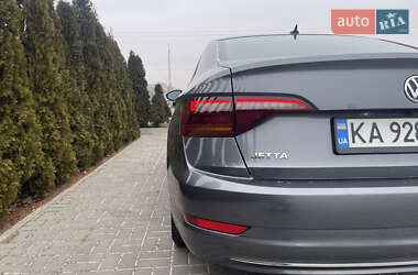 Седан Volkswagen Jetta 2018 в 