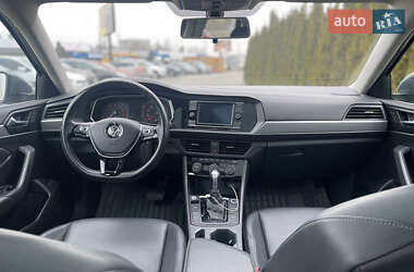 Седан Volkswagen Jetta 2018 в 