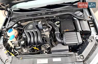 Седан Volkswagen Jetta 2015 в 