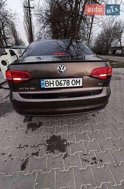 Седан Volkswagen Jetta 2015 в 