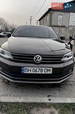 Седан Volkswagen Jetta 2015 в 