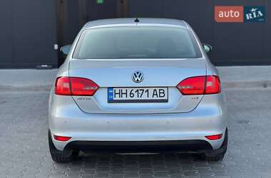 Седан Volkswagen Jetta 2011 в 