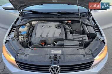 Седан Volkswagen Jetta 2011 в 