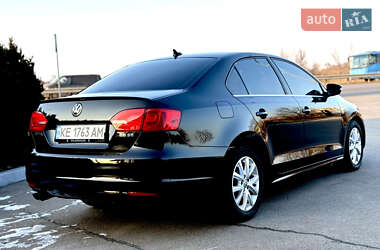 Седан Volkswagen Jetta 2013 в Дніпрі