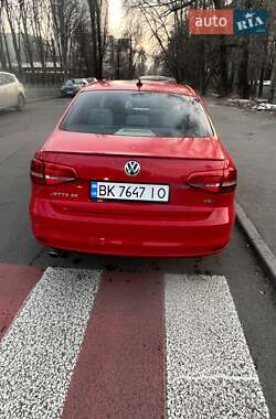 Седан Volkswagen Jetta 2015 в 