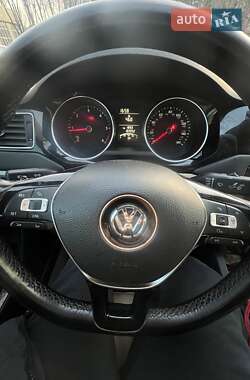 Седан Volkswagen Jetta 2015 в 