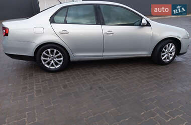 Седан Volkswagen Jetta 2010 в Николаеве