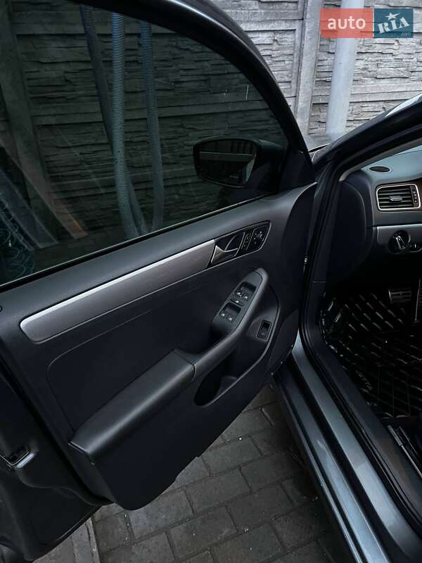Седан Volkswagen Jetta 2017 в Дніпрі фото 6 Седан Volkswagen Jetta 2017 в Дніпрі