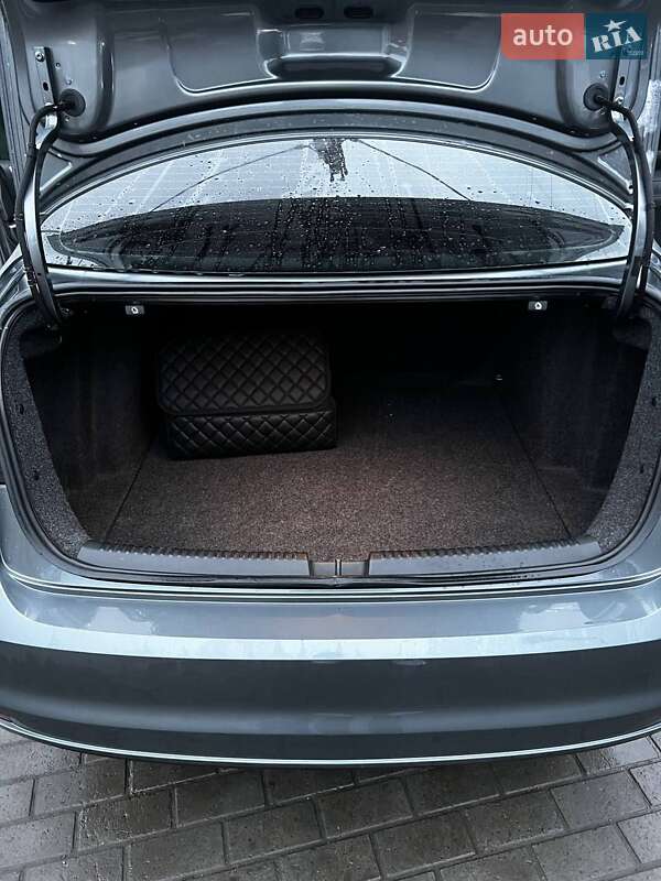 Седан Volkswagen Jetta 2017 в Дніпрі фото 2 Седан Volkswagen Jetta 2017 в Дніпрі