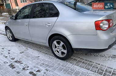 Седан Volkswagen Jetta 2006 в Снятине