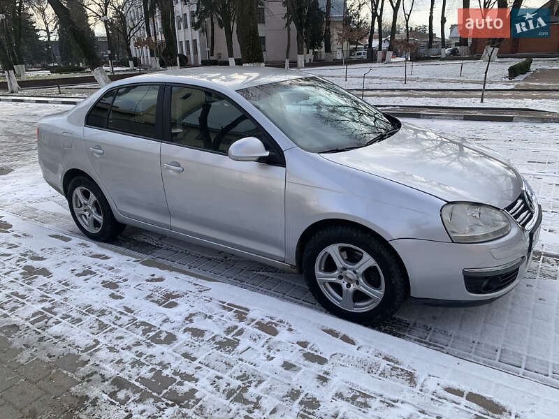 Седан Volkswagen Jetta 2006 в Снятине
