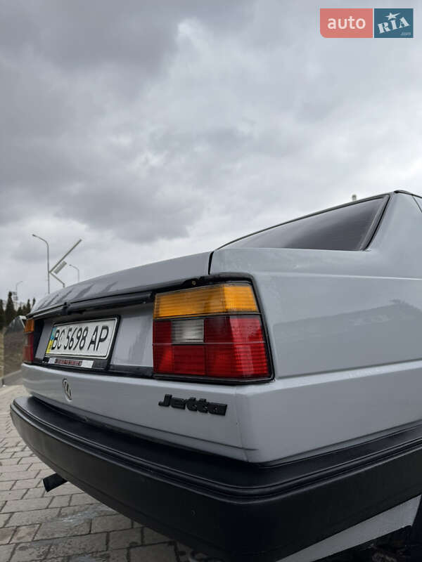 Седан Volkswagen Jetta 1988 в Дрогобыче