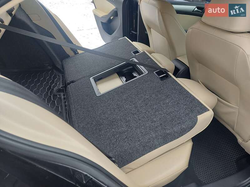 Седан Volkswagen Jetta 2017 в Шептицькому