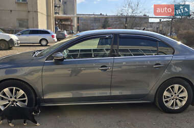 Седан Volkswagen Jetta 2016 в Ужгороде