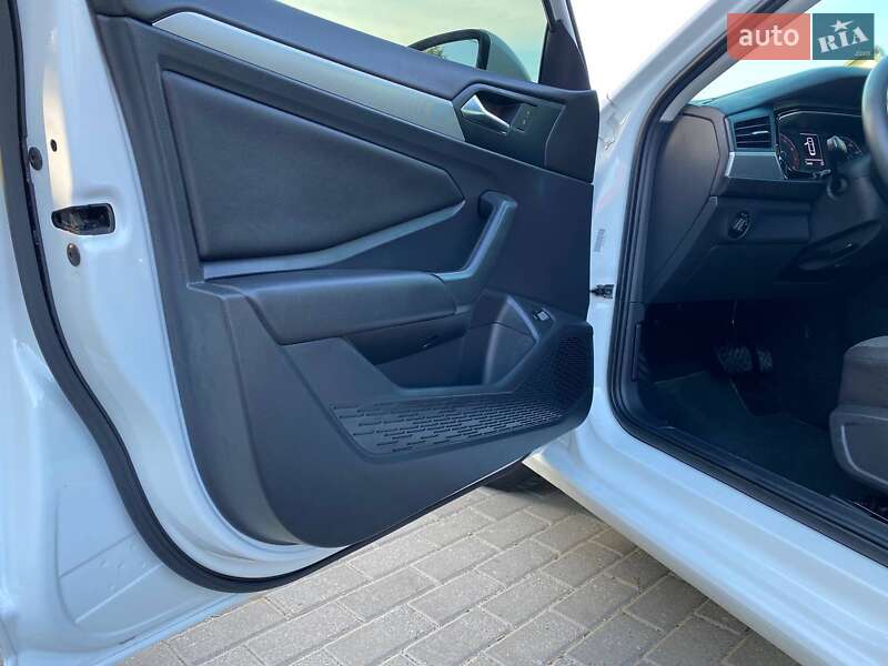 Седан Volkswagen Jetta 2018 в Хмельницькому