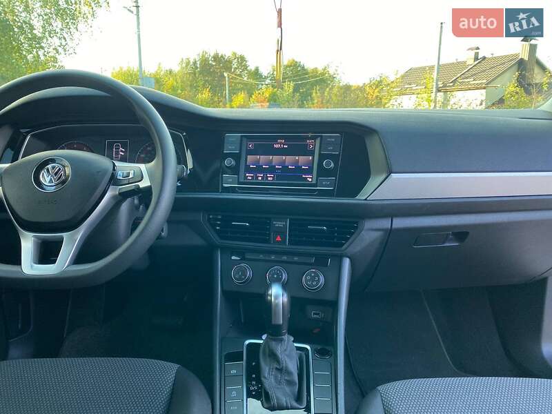 Седан Volkswagen Jetta 2018 в Хмельницькому