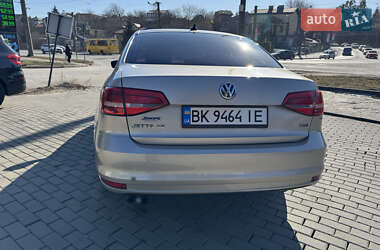 Седан Volkswagen Jetta 2014 в Днепре