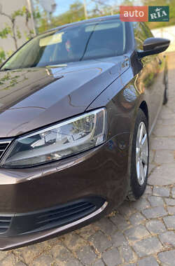Седан Volkswagen Jetta 2011 в 