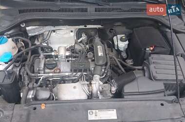 Седан Volkswagen Jetta 2011 в 
