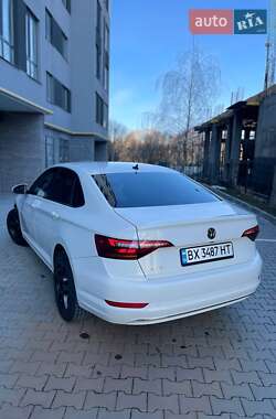 Седан Volkswagen Jetta 2018 в 