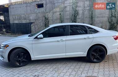 Седан Volkswagen Jetta 2018 в 