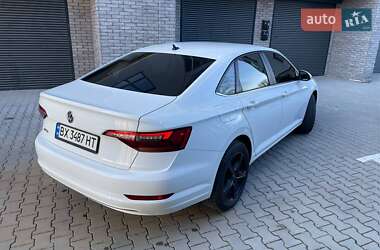 Седан Volkswagen Jetta 2018 в 