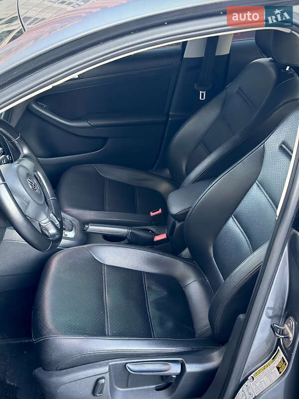 Седан Volkswagen Jetta 2014 в Чернігові