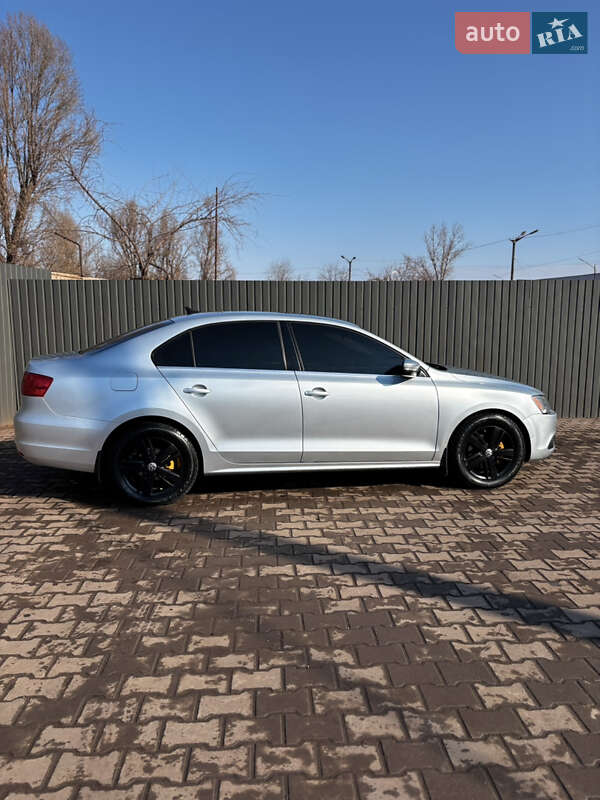 Седан Volkswagen Jetta 2012 в Кривому Розі