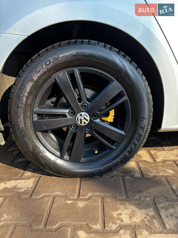 Седан Volkswagen Jetta 2012 в Кривому Розі