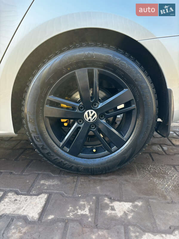 Седан Volkswagen Jetta 2012 в Кривому Розі