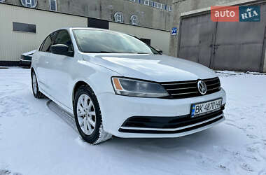 Седан Volkswagen Jetta 2015 в Львове